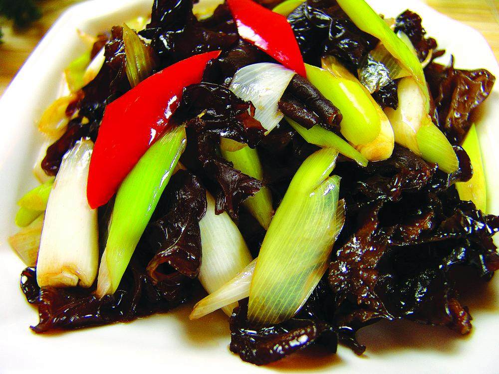 葱烧黑木耳