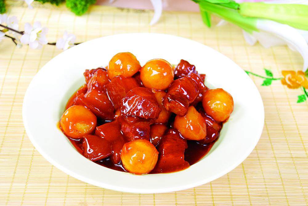 小土豆红烧肉